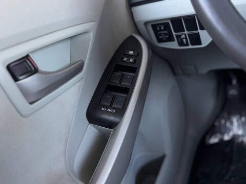 2014 Toyota Prius Two