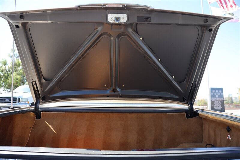 1986 Mercedes-Benz 560-Class 560 SL