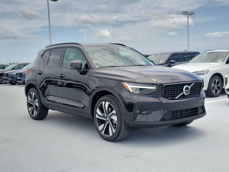 2026 Volvo XC40 B4 Plus