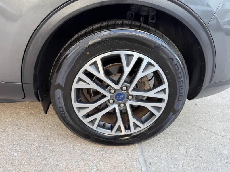 2020 Ford Escape SEL