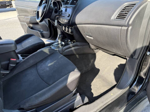 2015 Mitsubishi Outlander Sport 2.4 ES