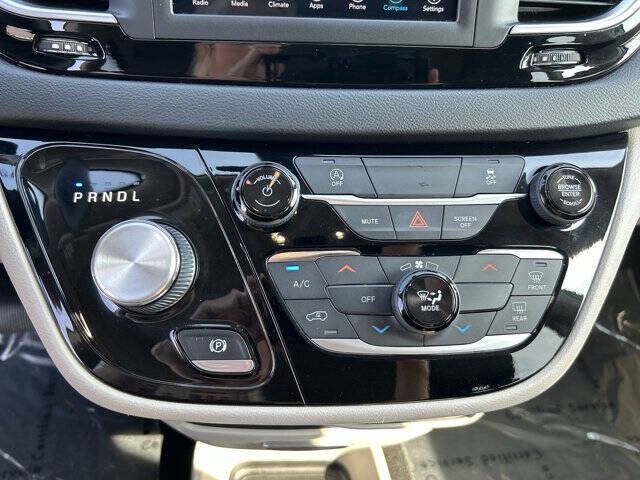 2021 Chrysler Voyager LXi