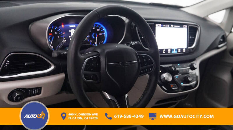 2024 Chrysler Pacifica Touring L