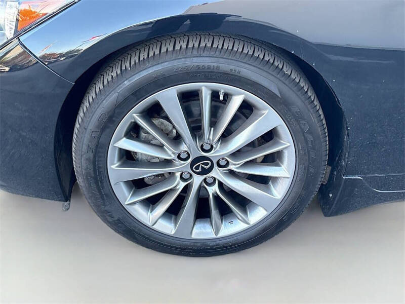 2022 Infiniti Q50 Luxe