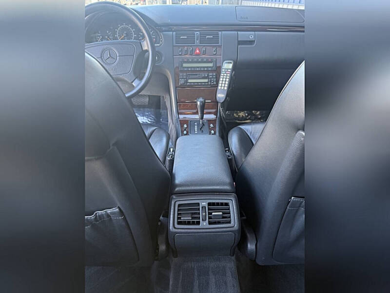 1996 Mercedes-Benz E-Class E 320