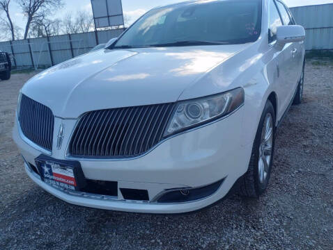 2014 Lincoln MKT for sale at LA PULGA DE AUTOS in Dallas TX