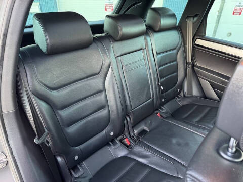 2014 Volkswagen Touareg V6 R-Line