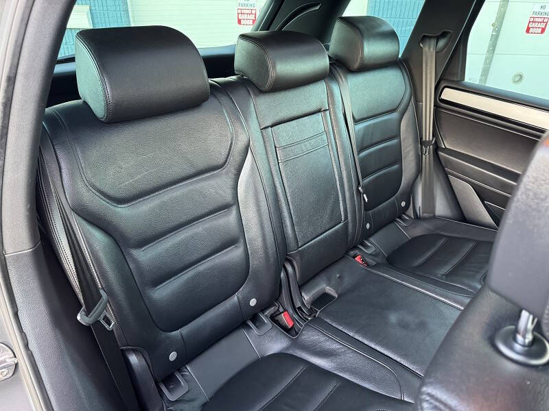 2014 Volkswagen Touareg V6 R-Line