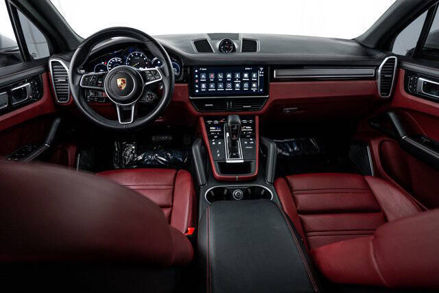 2022 Porsche Cayenne E-Hybrid Platinum Edition