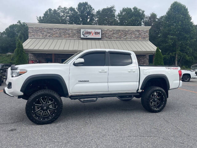 2016 Toyota Tacoma TRD Off Road's photo