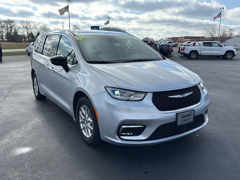 2024 Chrysler Pacifica Touring L