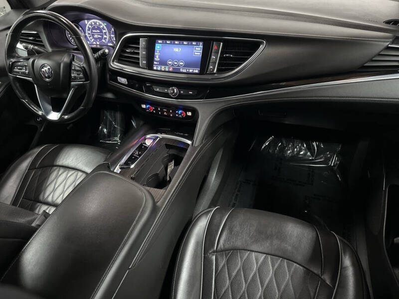 2022 Buick Enclave Avenir