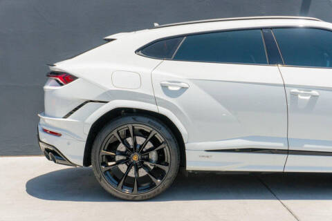 2023 Lamborghini Urus S