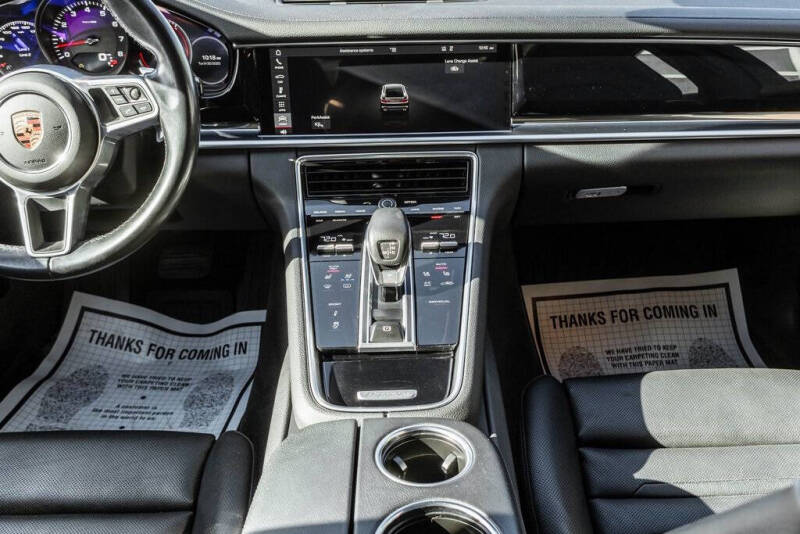 2018 Porsche Panamera 4
