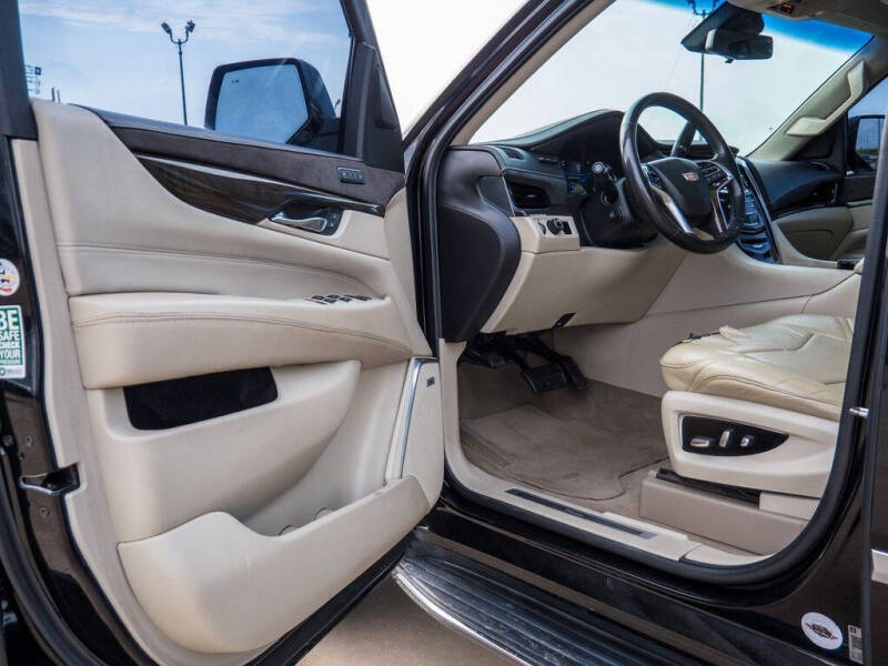 2018 Cadillac Escalade Luxury