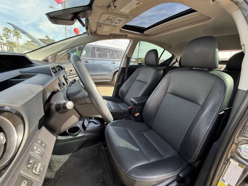 2017 Toyota Prius c Three