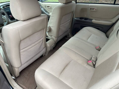 2007 Toyota Highlander Hybrid for sale at Trocci's Auto Sales in West Pittsburg PA