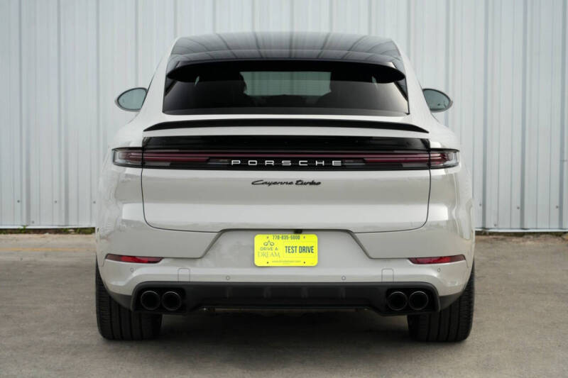 2024 Porsche Cayenne Turbo E-Hybrid Coupe