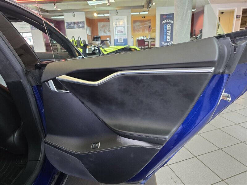 2015 Tesla Model S 70D