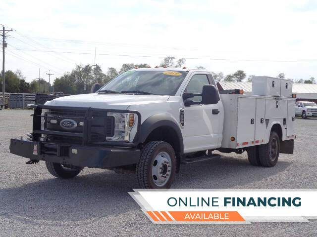2019 Ford F-550 Super Duty Chassis Cab XL's photo