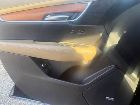 2017 Cadillac XT5 Platinum