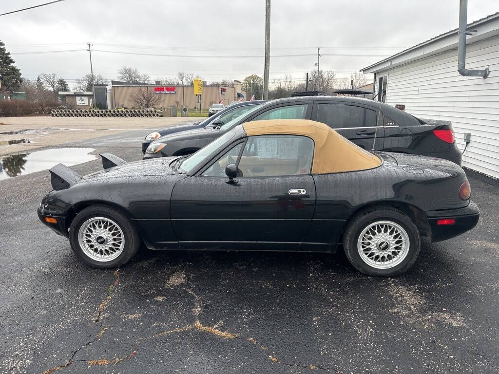 1992 Mazda MX-5 Miata for sale at DECKER AUTO SALES in Bay City, MI