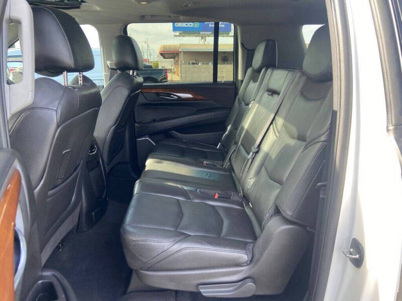 2017 Cadillac Escalade ESV Luxury