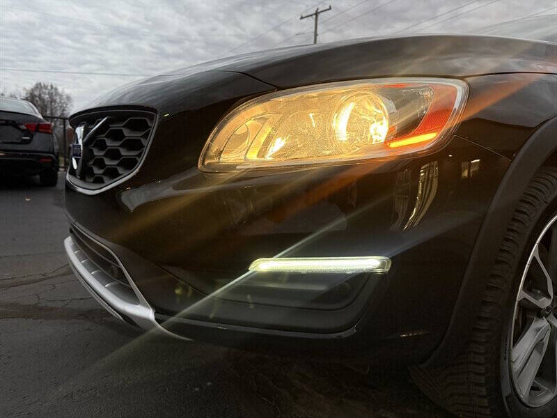 2017 Volvo V60 Cross Country T5 Premier