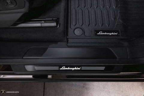 2025 Lamborghini Urus SE