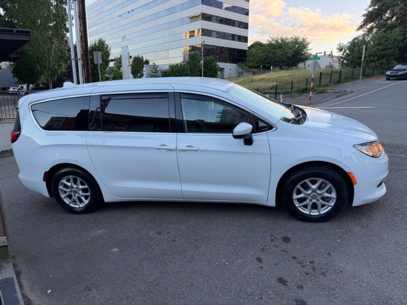 2018 Chrysler Pacifica LX