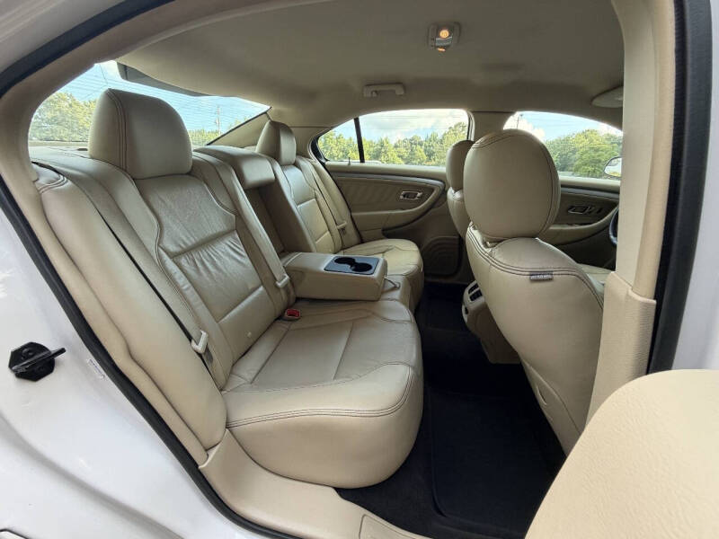 2015 Ford Taurus SEL