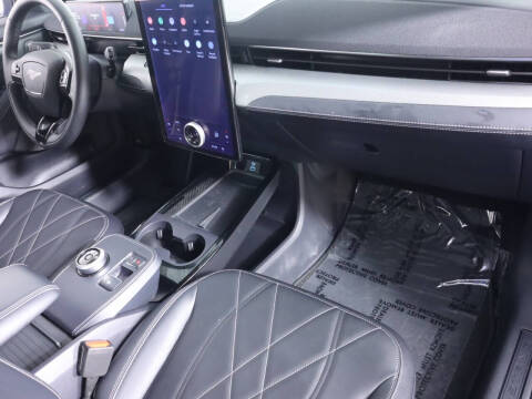 2022 Ford Mustang Mach-E Select