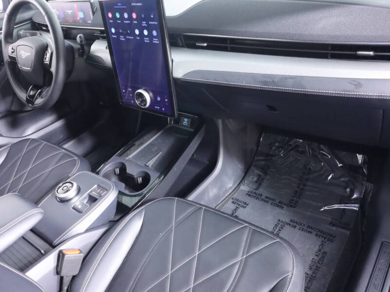 2022 Ford Mustang Mach-E Select