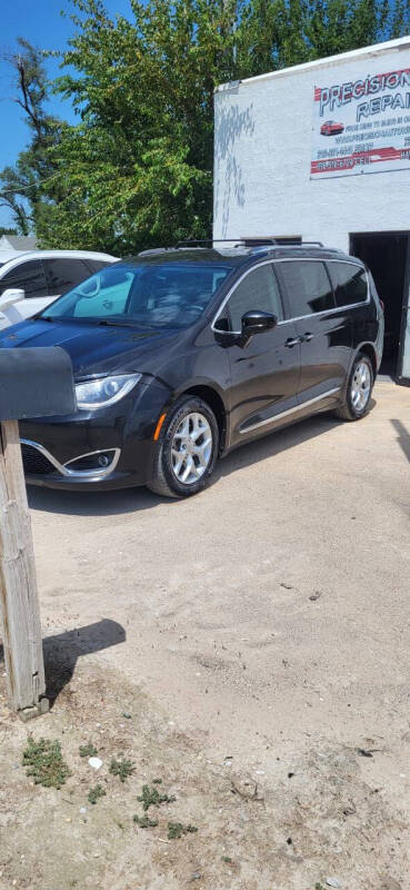 2017 Chrysler Pacifica Touring-L Plus