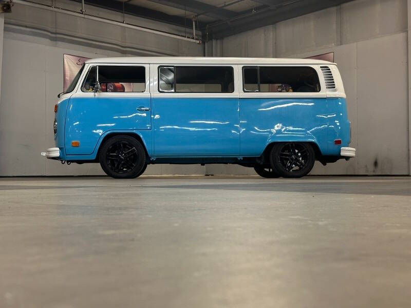 1977 Volkswagen Bus