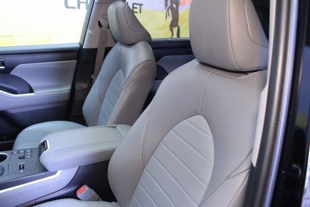 2024 Toyota Highlander Hybrid XLE