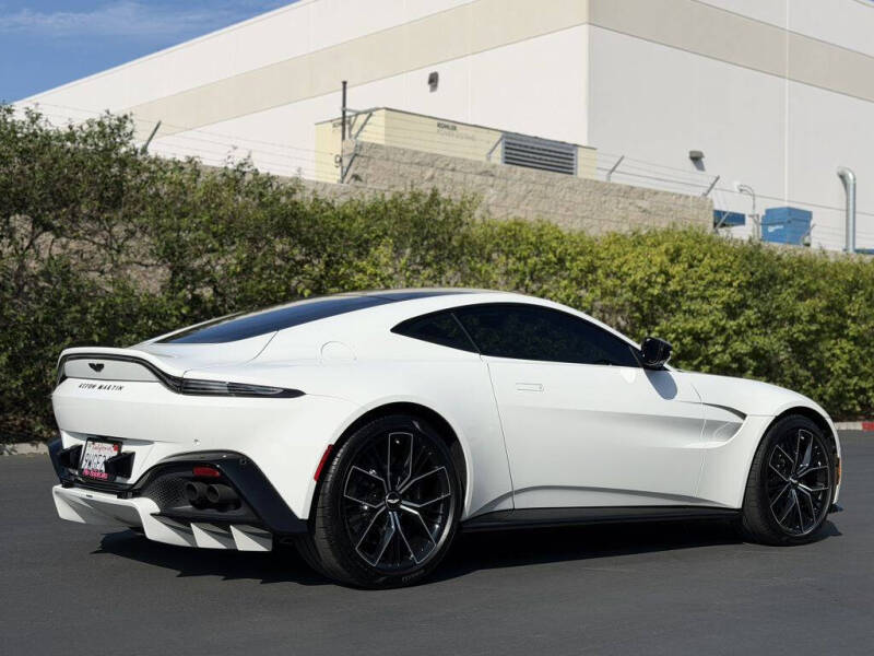 2022 Aston Martin Vantage
