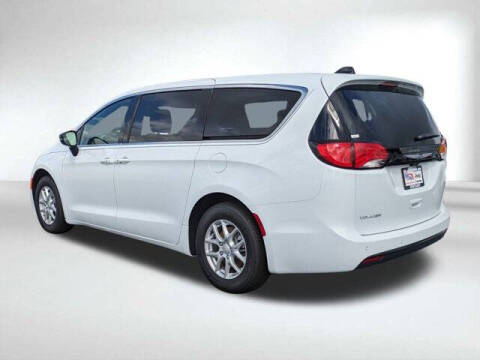 2026 Chrysler Voyager LX