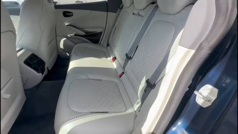 2021 Aston Martin DBX