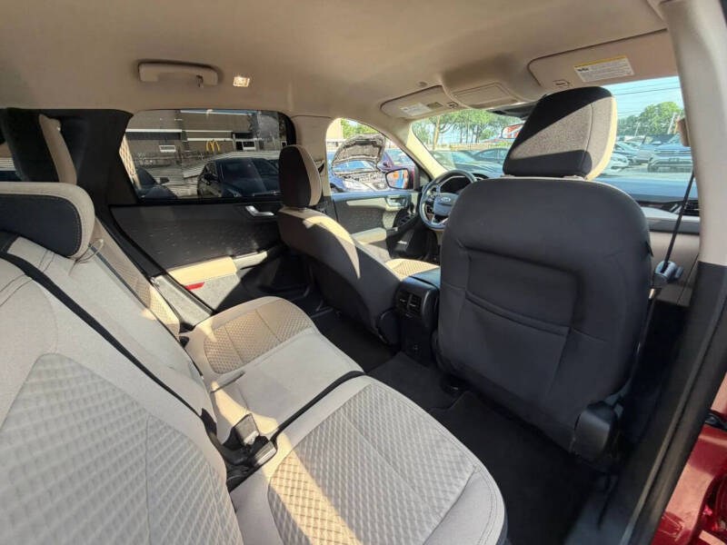 2020 Ford Escape SE