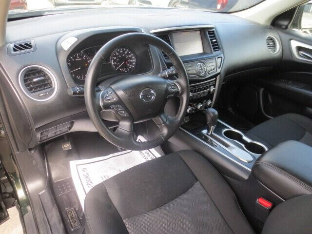 2020 Nissan Pathfinder SV