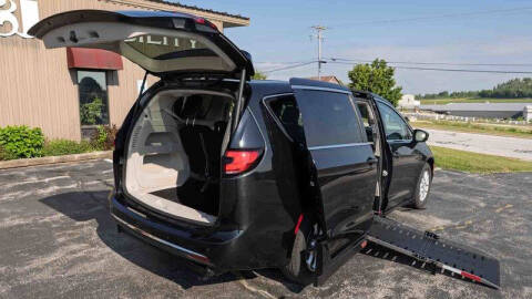 2023 Chrysler Pacifica Touring L
