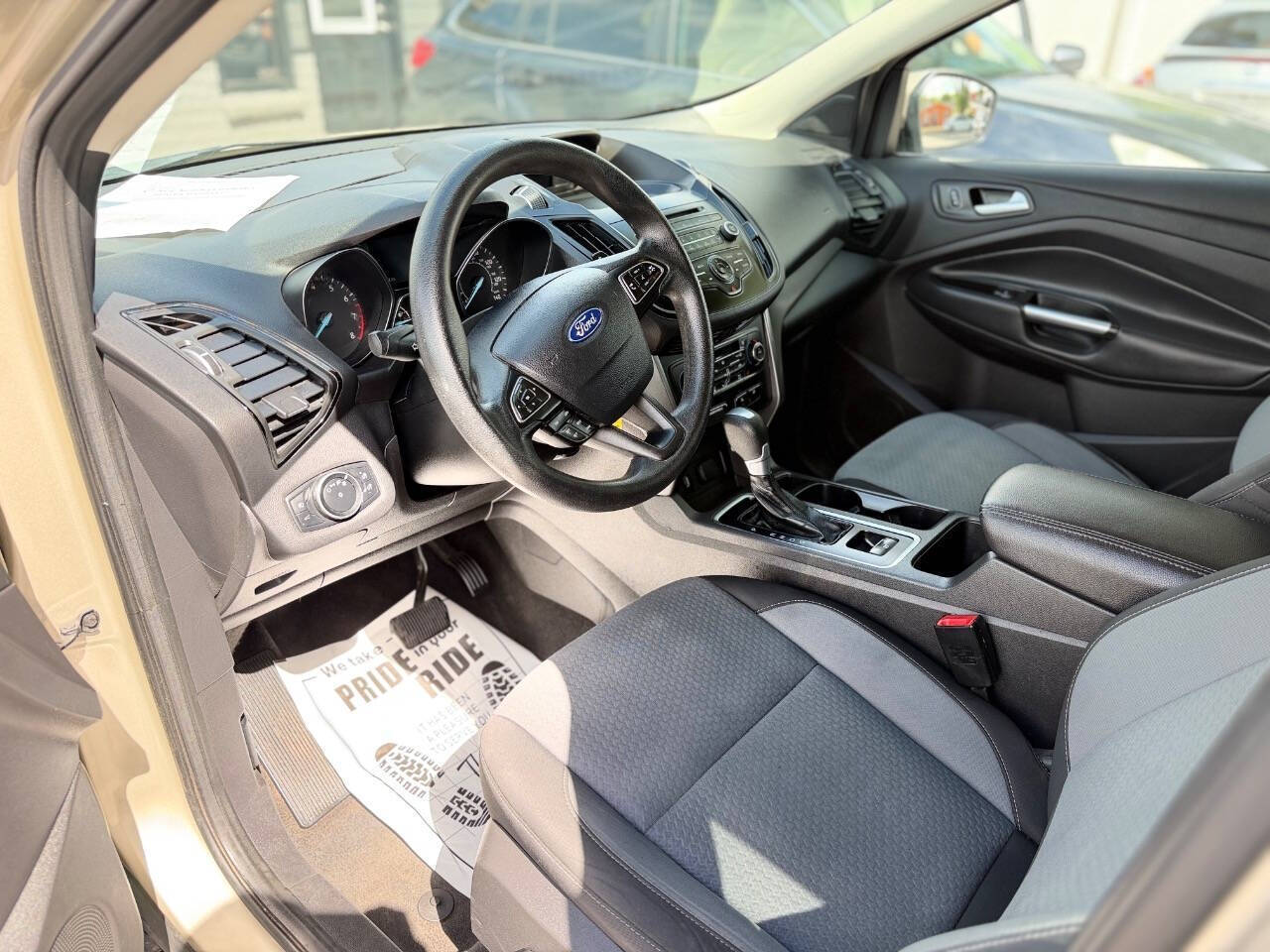 Gold 2017 Ford Escape SE AWD SE 4dr SUV 17