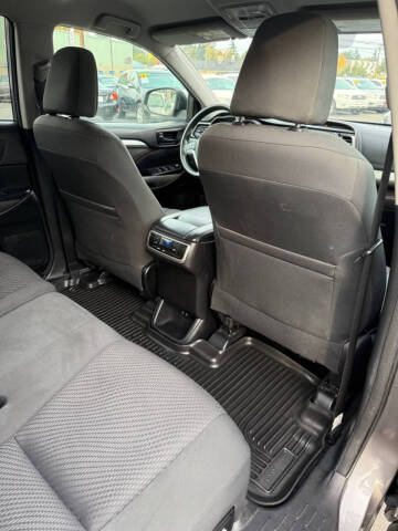 2018 Toyota Highlander LE