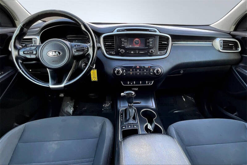 2016 Kia Sorento LX