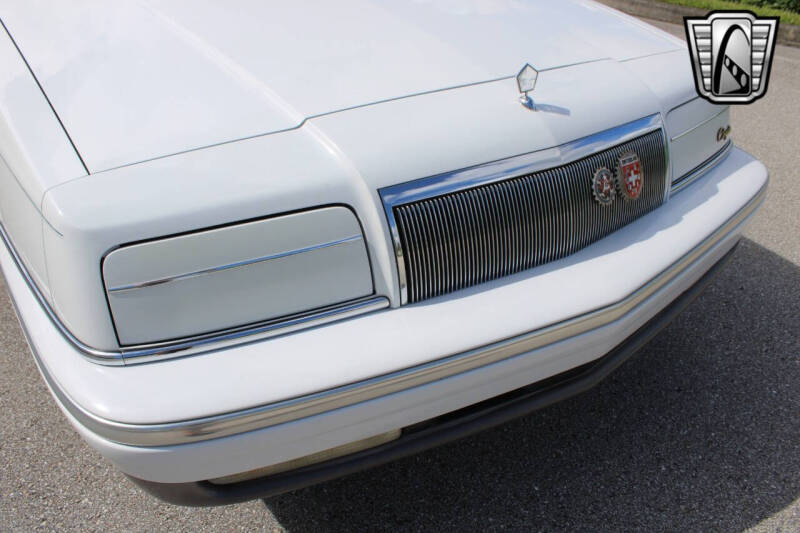 1993 Chrysler New Yorker Fifth Avenue