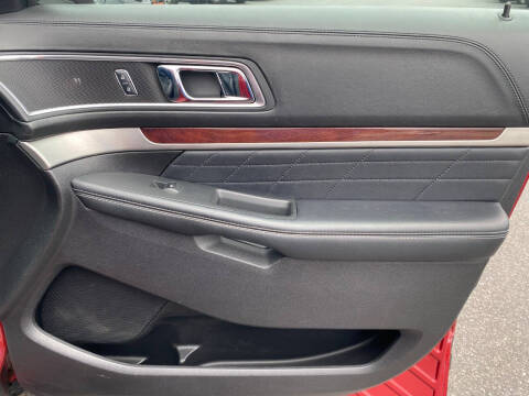 2017 Ford Explorer Platinum