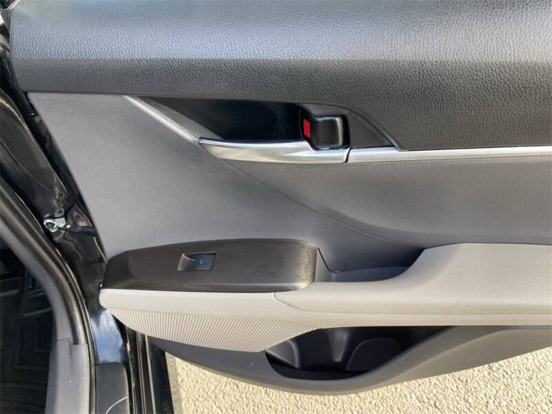 2021 Toyota Camry Hybrid LE