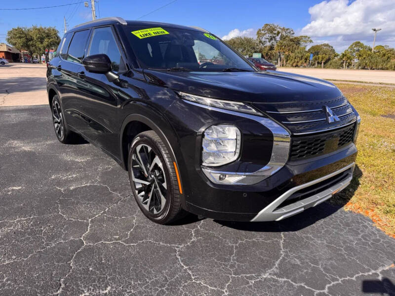 2022 Mitsubishi Outlander SEL's photo