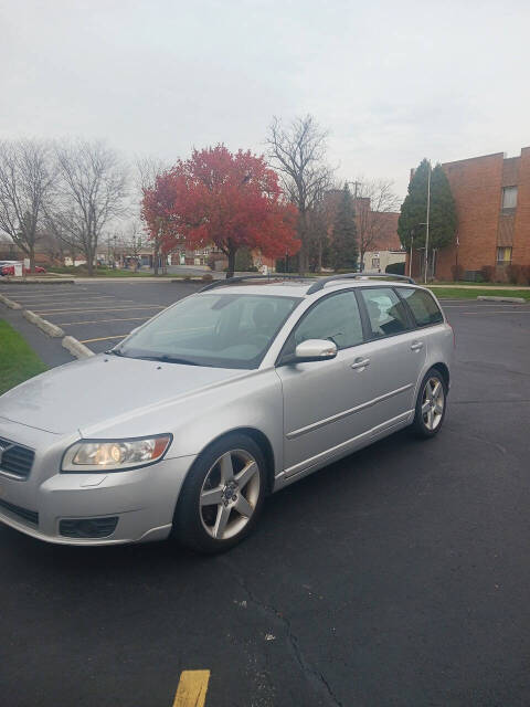 2008 Volvo V50 for sale at LB's Discount Auto Sales in Steger, IL